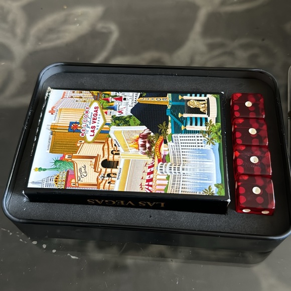 MGM The Mirage playing cards - Picture 2 of 3